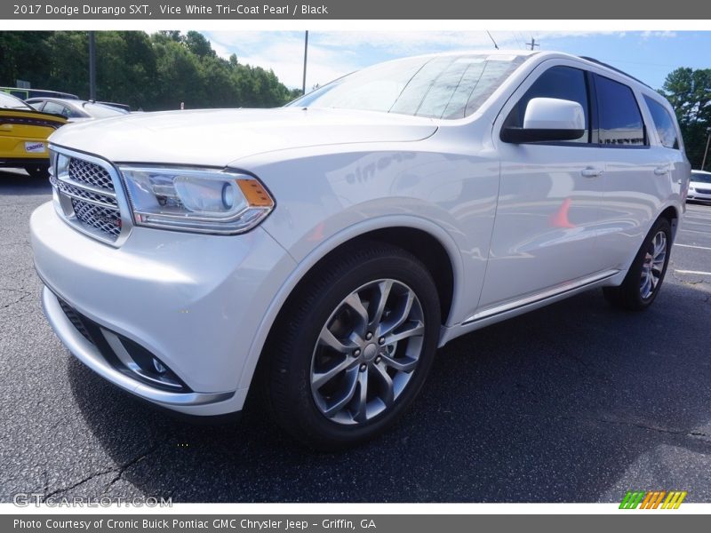 Vice White Tri-Coat Pearl / Black 2017 Dodge Durango SXT