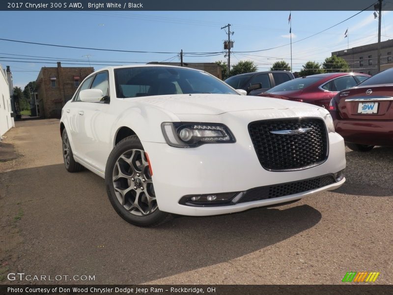 Bright White / Black 2017 Chrysler 300 S AWD