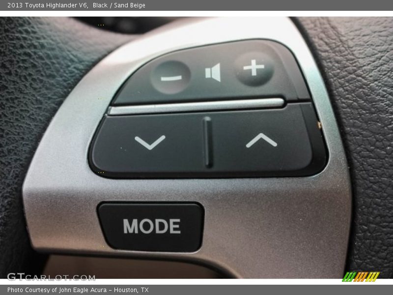 Black / Sand Beige 2013 Toyota Highlander V6