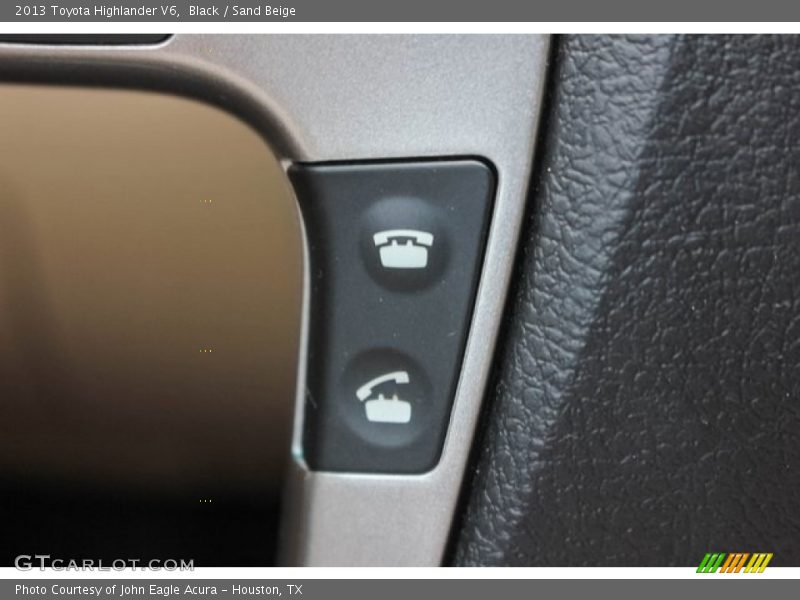 Black / Sand Beige 2013 Toyota Highlander V6