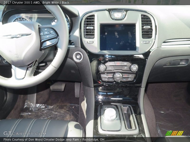 Bright White / Black 2017 Chrysler 300 S AWD