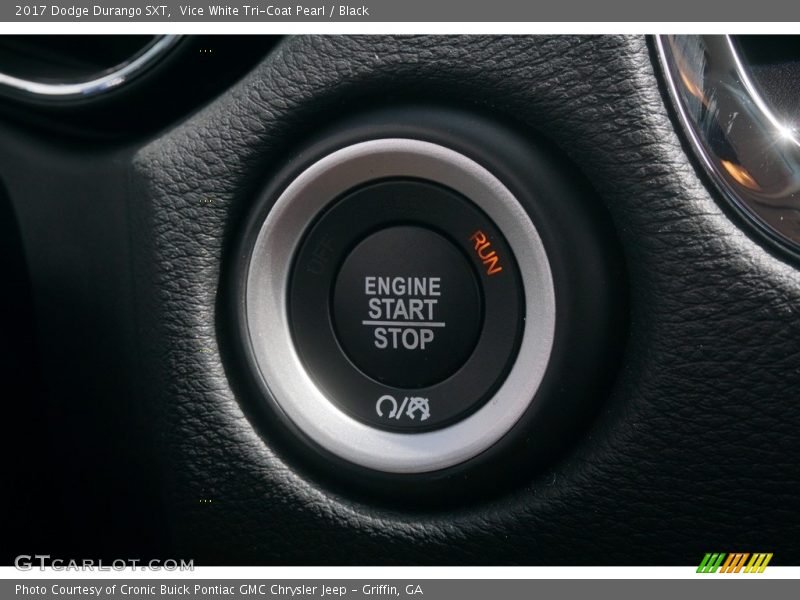 Vice White Tri-Coat Pearl / Black 2017 Dodge Durango SXT