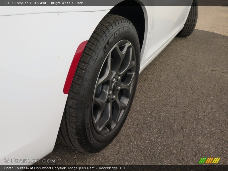 Bright White / Black 2017 Chrysler 300 S AWD