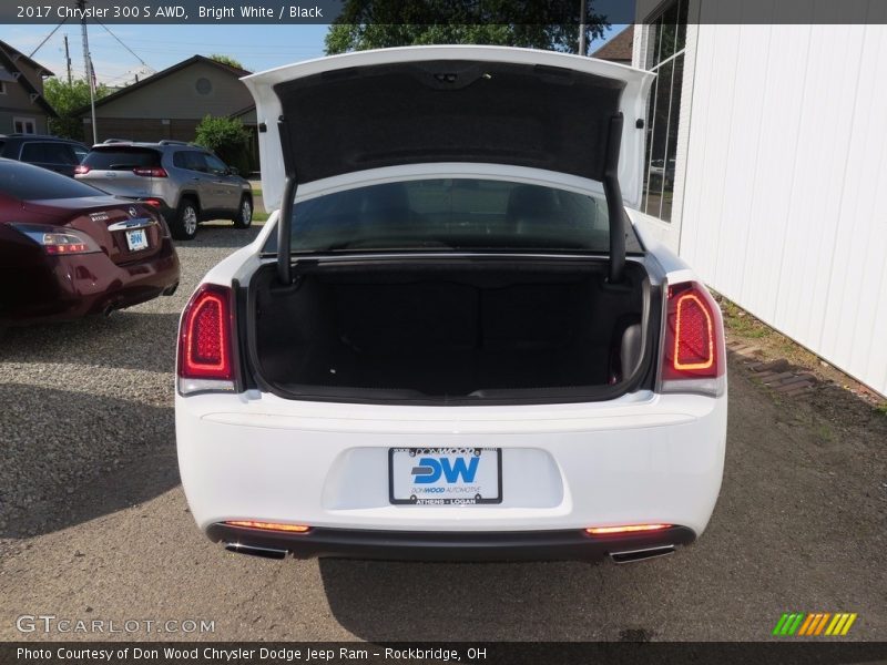 Bright White / Black 2017 Chrysler 300 S AWD