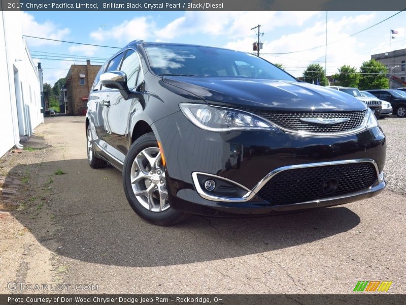 Brilliant Black Crystal Pearl / Black/Diesel 2017 Chrysler Pacifica Limited