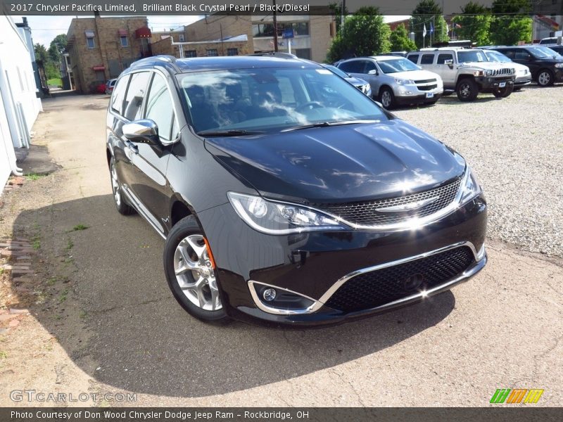 Brilliant Black Crystal Pearl / Black/Diesel 2017 Chrysler Pacifica Limited