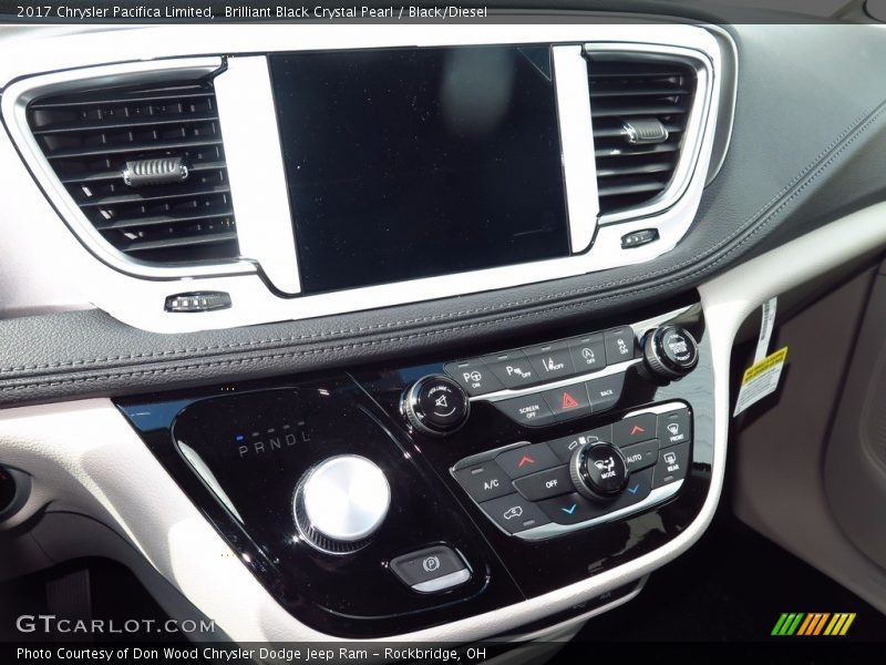 Brilliant Black Crystal Pearl / Black/Diesel 2017 Chrysler Pacifica Limited