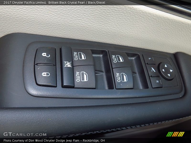 Brilliant Black Crystal Pearl / Black/Diesel 2017 Chrysler Pacifica Limited
