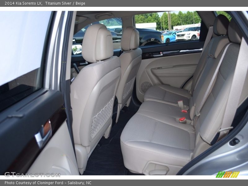 Titanium Silver / Beige 2014 Kia Sorento LX