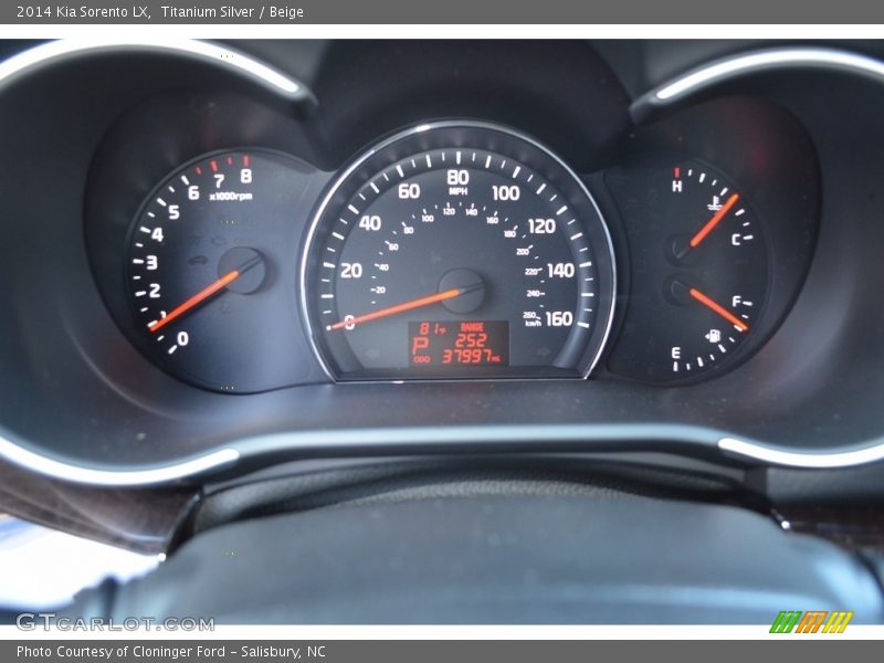 Titanium Silver / Beige 2014 Kia Sorento LX