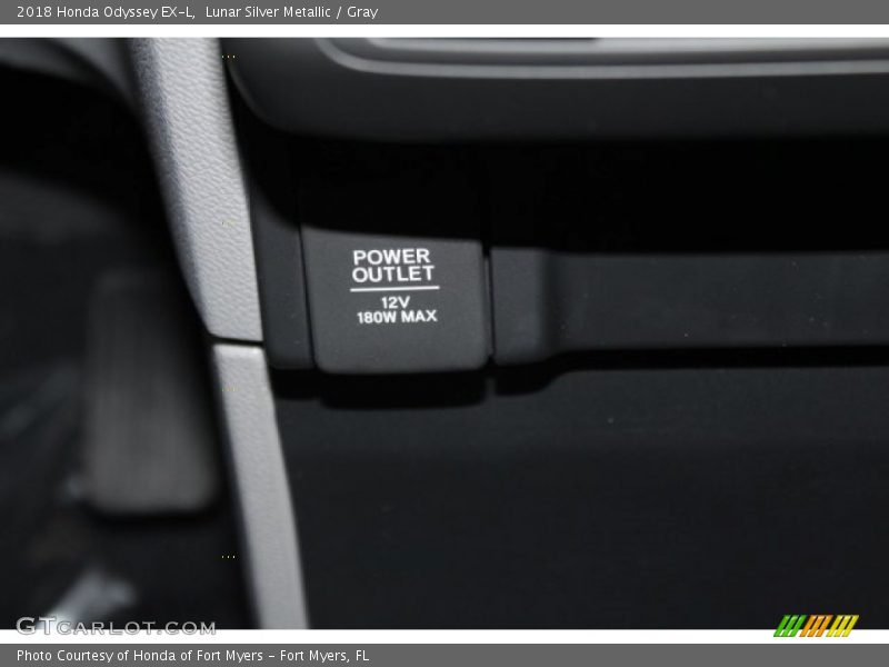 Lunar Silver Metallic / Gray 2018 Honda Odyssey EX-L