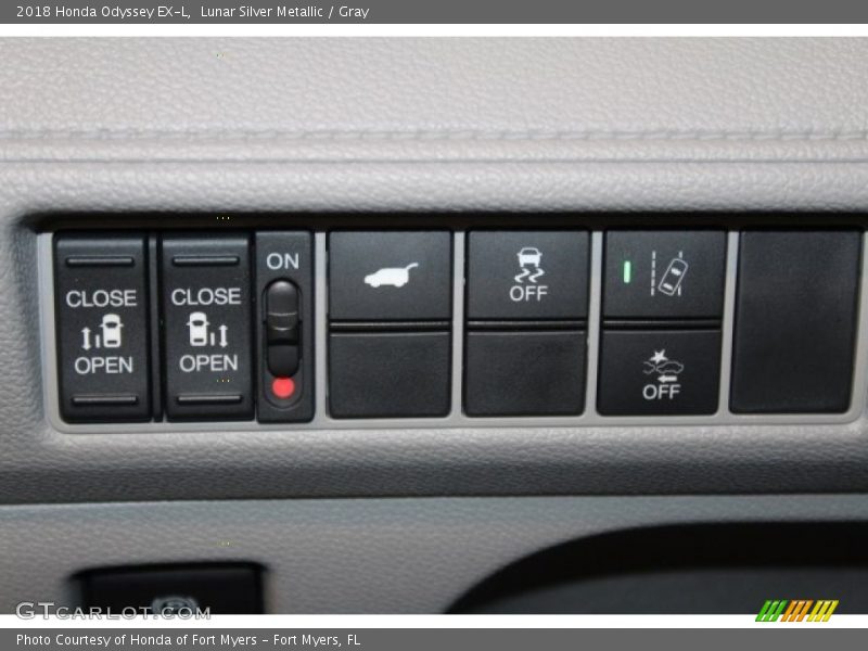 Lunar Silver Metallic / Gray 2018 Honda Odyssey EX-L