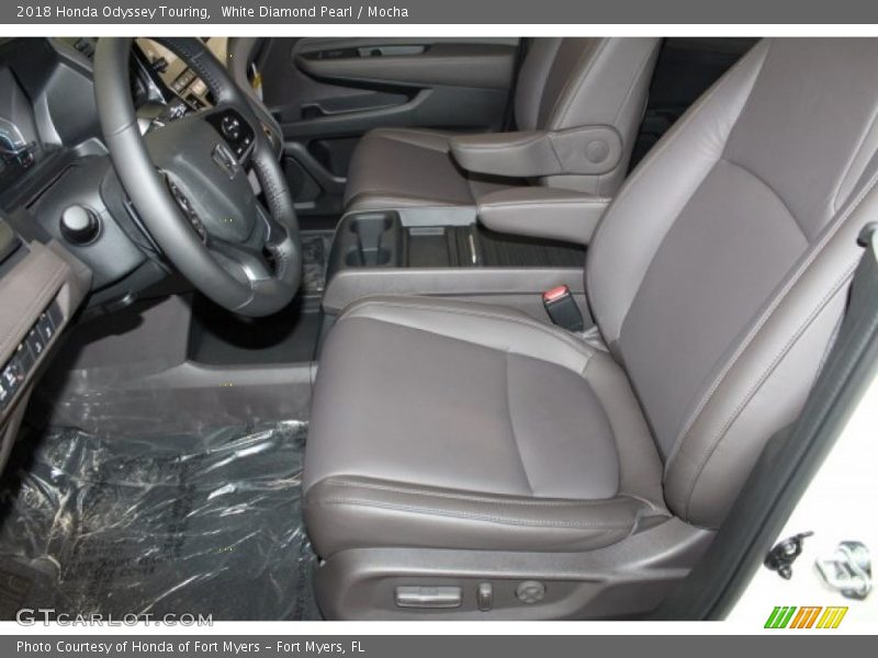 White Diamond Pearl / Mocha 2018 Honda Odyssey Touring
