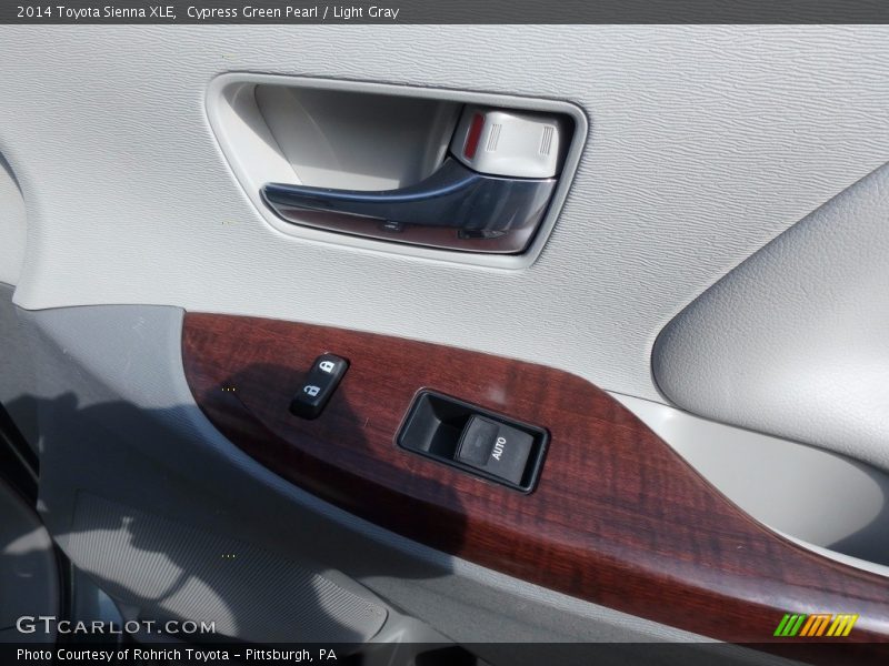 Cypress Green Pearl / Light Gray 2014 Toyota Sienna XLE