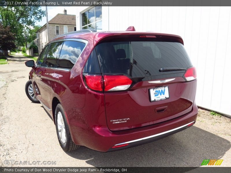 Velvet Red Pearl / Black/Alloy 2017 Chrysler Pacifica Touring L