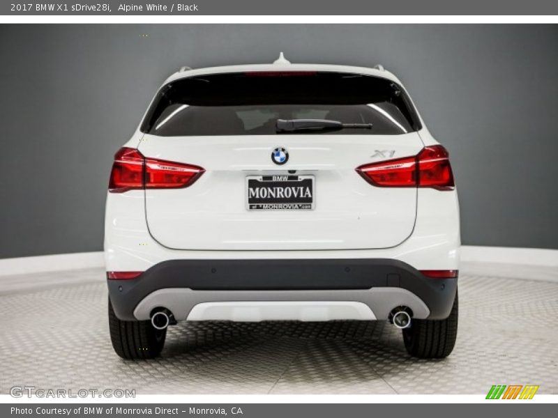 Alpine White / Black 2017 BMW X1 sDrive28i