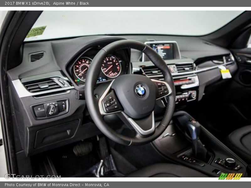 Alpine White / Black 2017 BMW X1 sDrive28i
