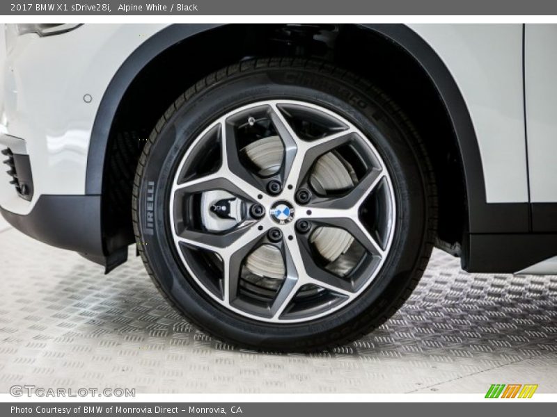 Alpine White / Black 2017 BMW X1 sDrive28i