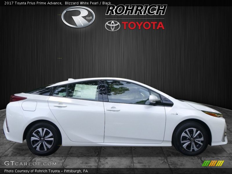Blizzard White Pearl / Black 2017 Toyota Prius Prime Advance