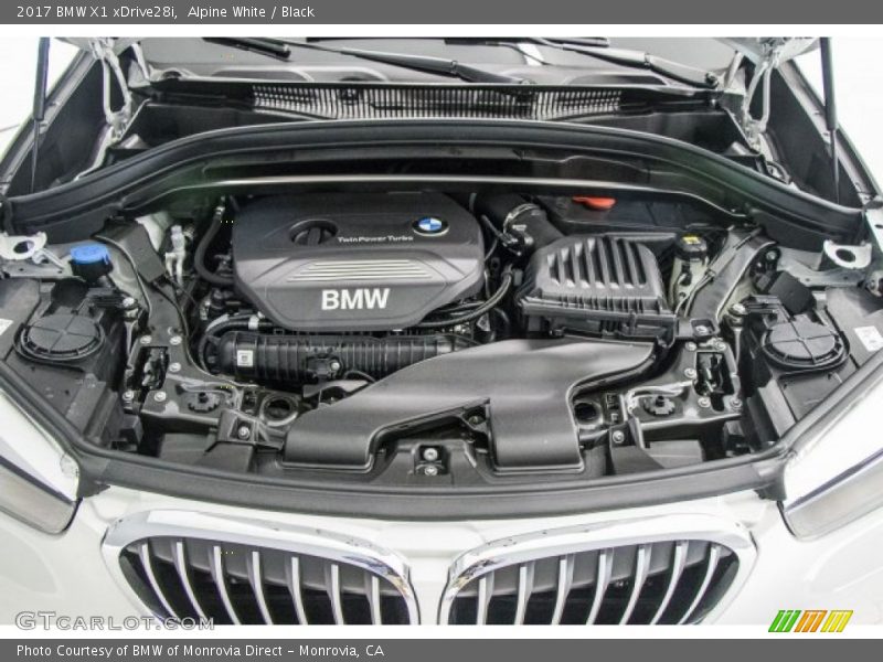Alpine White / Black 2017 BMW X1 xDrive28i