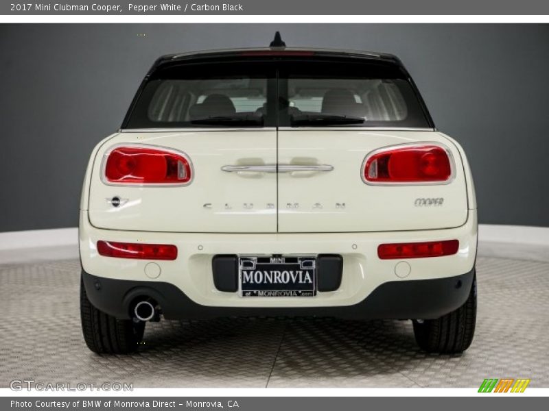 Pepper White / Carbon Black 2017 Mini Clubman Cooper