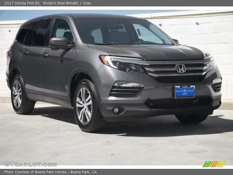 Modern Steel Metallic / Gray 2017 Honda Pilot EX