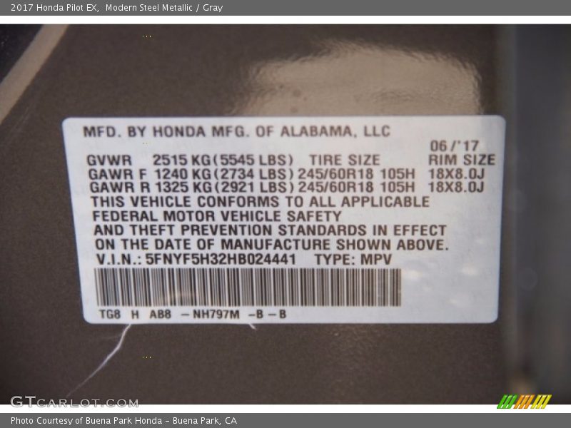 Modern Steel Metallic / Gray 2017 Honda Pilot EX
