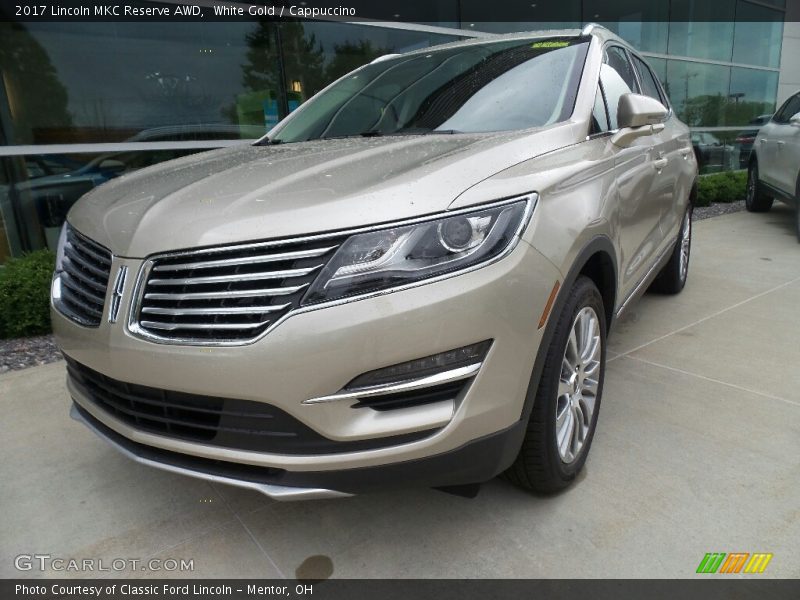 Front 3/4 View of 2017 MKC Reserve AWD