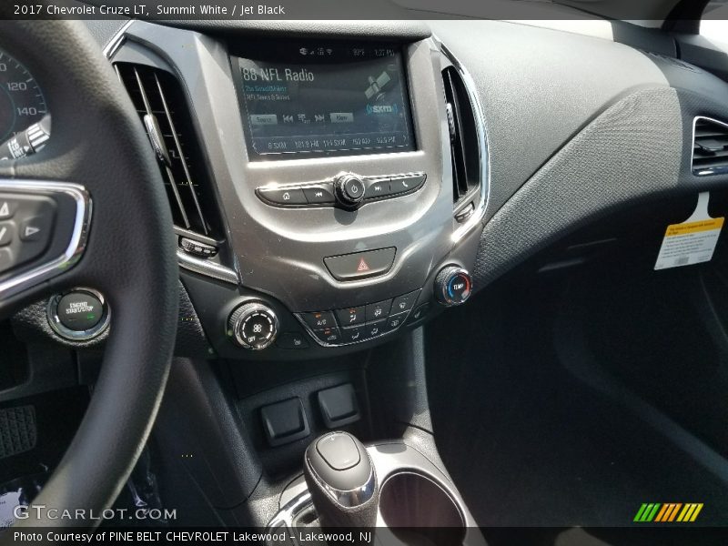 Summit White / Jet Black 2017 Chevrolet Cruze LT