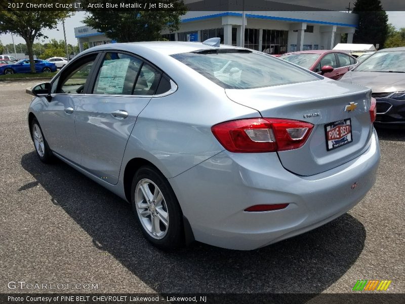 Arctic Blue Metallic / Jet Black 2017 Chevrolet Cruze LT