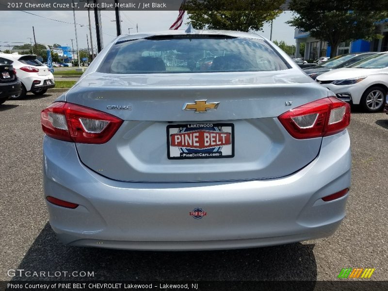 Arctic Blue Metallic / Jet Black 2017 Chevrolet Cruze LT