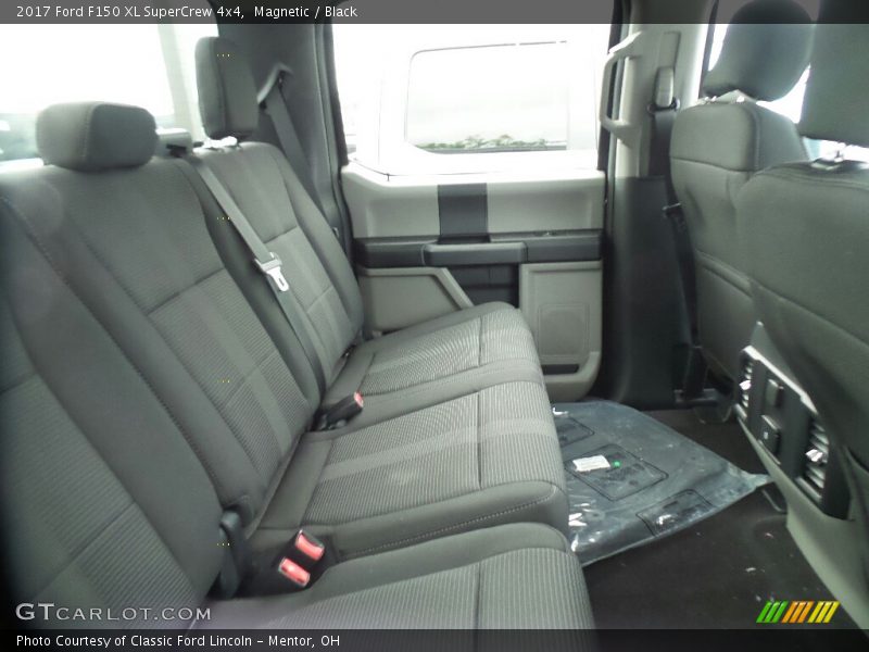 Magnetic / Black 2017 Ford F150 XL SuperCrew 4x4