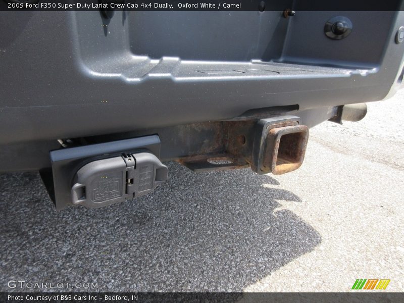 Oxford White / Camel 2009 Ford F350 Super Duty Lariat Crew Cab 4x4 Dually