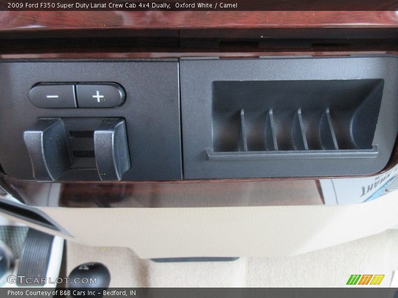 Oxford White / Camel 2009 Ford F350 Super Duty Lariat Crew Cab 4x4 Dually