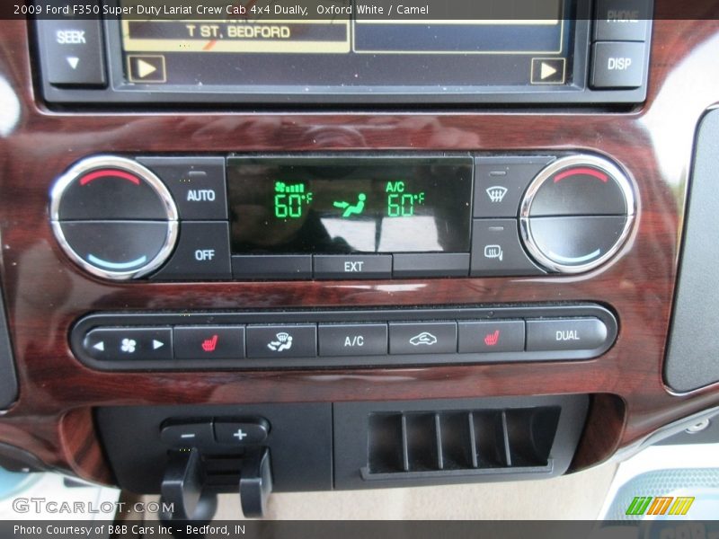 Oxford White / Camel 2009 Ford F350 Super Duty Lariat Crew Cab 4x4 Dually
