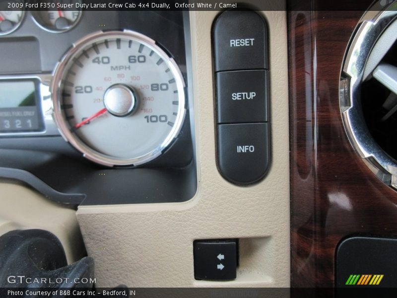 Oxford White / Camel 2009 Ford F350 Super Duty Lariat Crew Cab 4x4 Dually