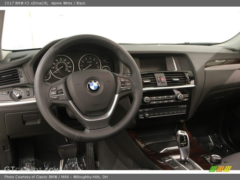 Alpine White / Black 2017 BMW X3 xDrive28i