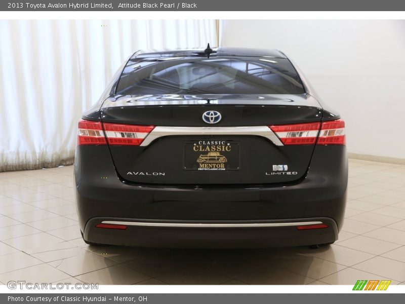 Attitude Black Pearl / Black 2013 Toyota Avalon Hybrid Limited