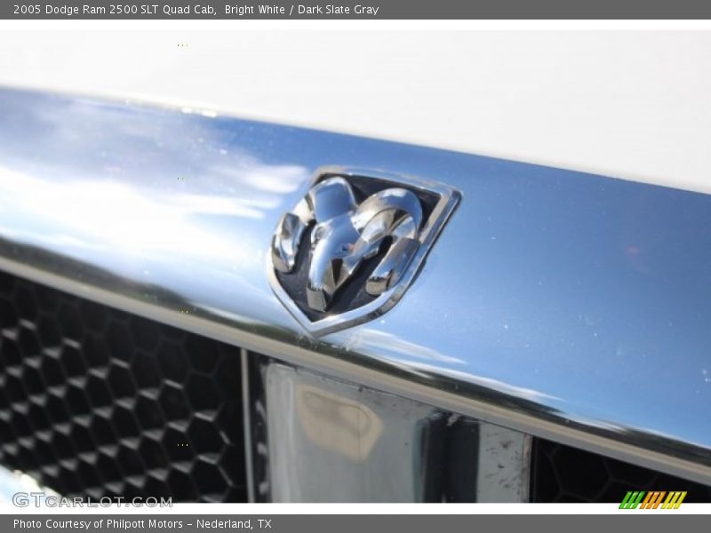 Bright White / Dark Slate Gray 2005 Dodge Ram 2500 SLT Quad Cab
