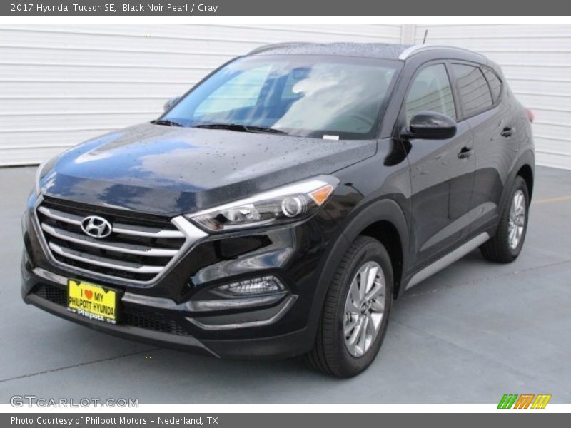 Black Noir Pearl / Gray 2017 Hyundai Tucson SE