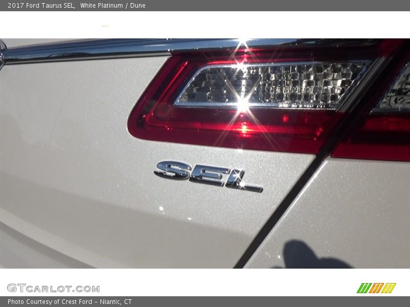 White Platinum / Dune 2017 Ford Taurus SEL