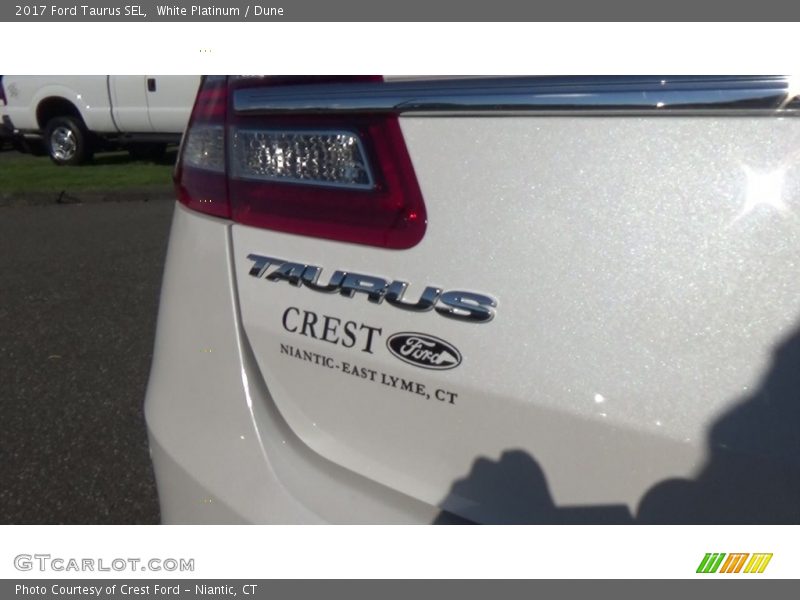 White Platinum / Dune 2017 Ford Taurus SEL