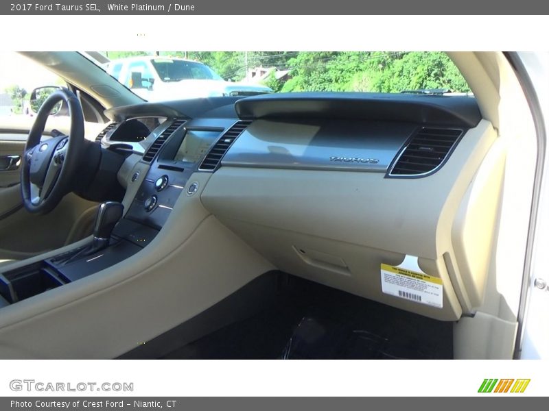 White Platinum / Dune 2017 Ford Taurus SEL