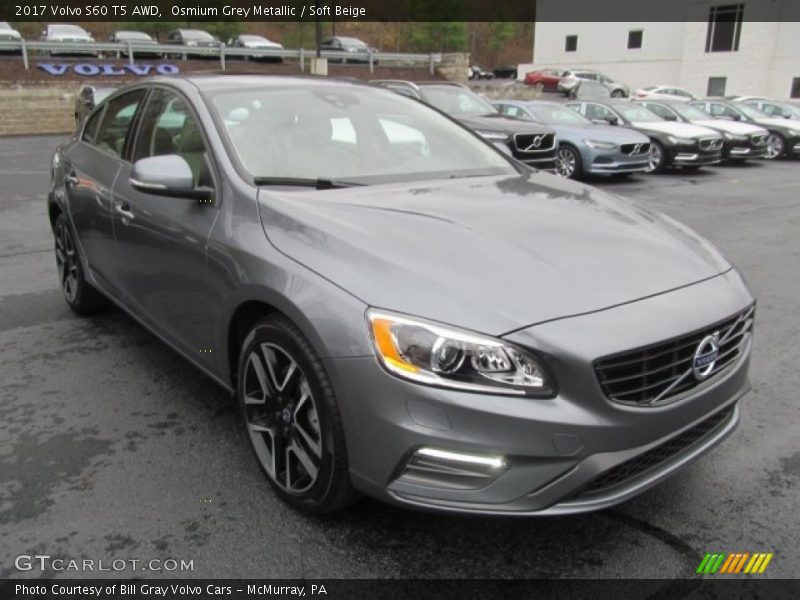 Front 3/4 View of 2017 S60 T5 AWD