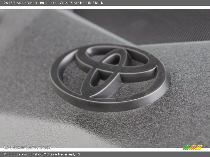 Classic Silver Metallic / Black 2017 Toyota 4Runner Limited 4x4