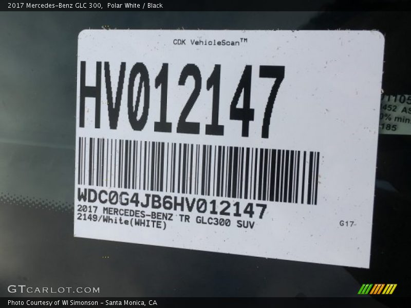 Polar White / Black 2017 Mercedes-Benz GLC 300