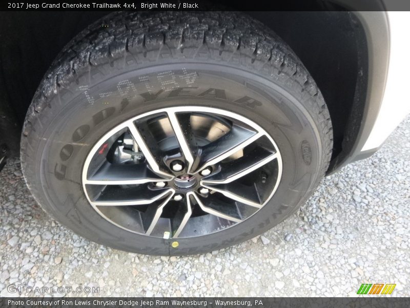 Bright White / Black 2017 Jeep Grand Cherokee Trailhawk 4x4