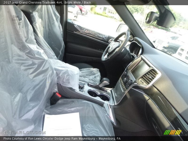 Bright White / Black 2017 Jeep Grand Cherokee Trailhawk 4x4