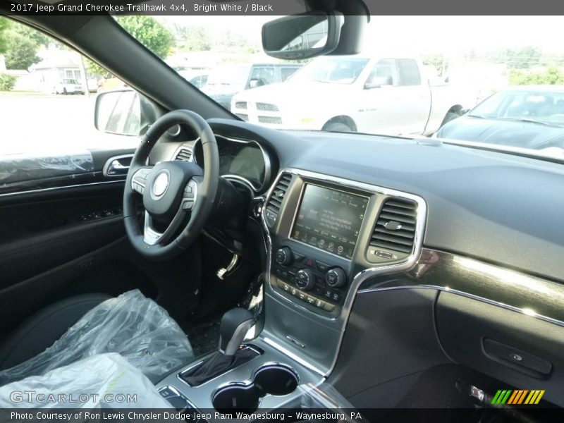 Bright White / Black 2017 Jeep Grand Cherokee Trailhawk 4x4