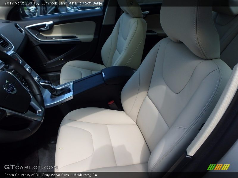 Luminous Sand Metallic / Soft Beige 2017 Volvo S60 T5